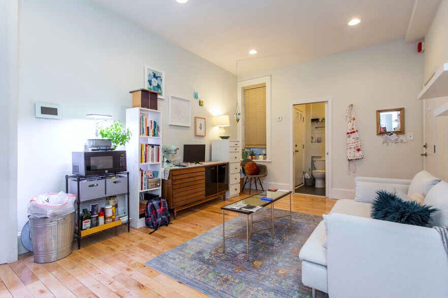 More Photos Of 2020 Locust St, Philadelphia Apartments For Sale