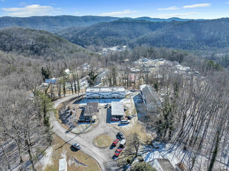 More Photos Of 123-127 Upper Airbase Ln, Briceville Apartments For Sale