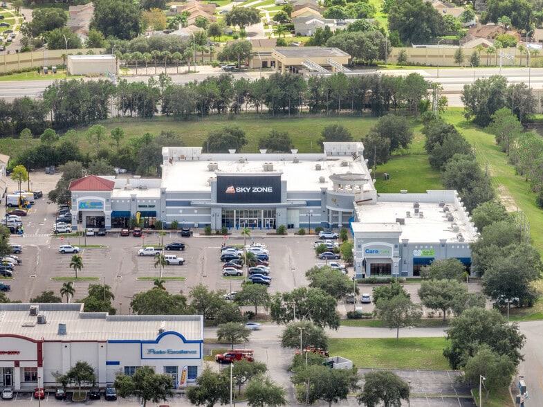 More Photos Of 8010 W Colonial Dr, Orlando Freestanding For Sale