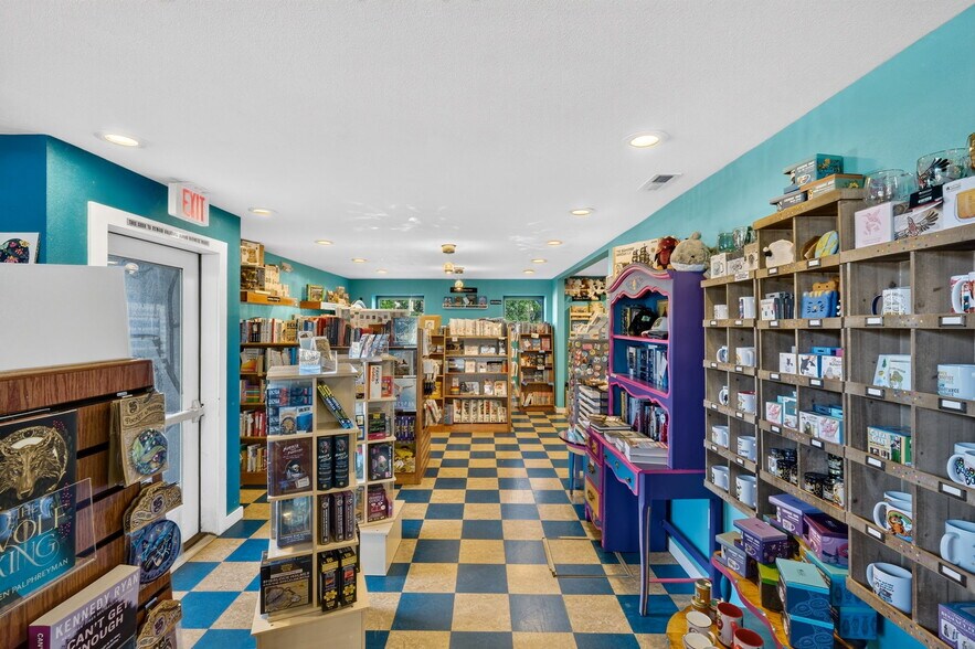 More Photos Of 503 Main St, Oregon City Storefront For Sale