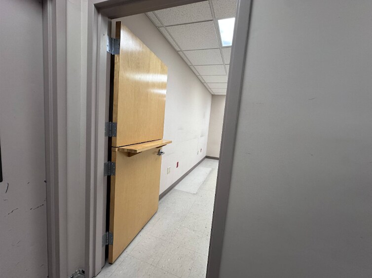 More Photos Of 2400 S Main St, Corbin Flex For Sale