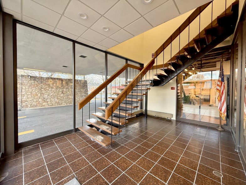 More Photos Of 350 Madison Ave, Cresskill Office For Sale