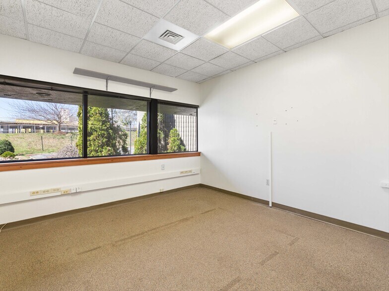 More Photos Of 86 Asheland Ave, Asheville Medical For Lease