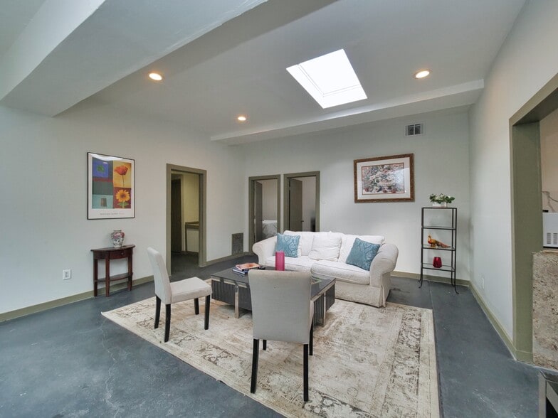 More Photos Of 9614-9616 MacArthur Blvd, Oakland Religious Facility For Lease