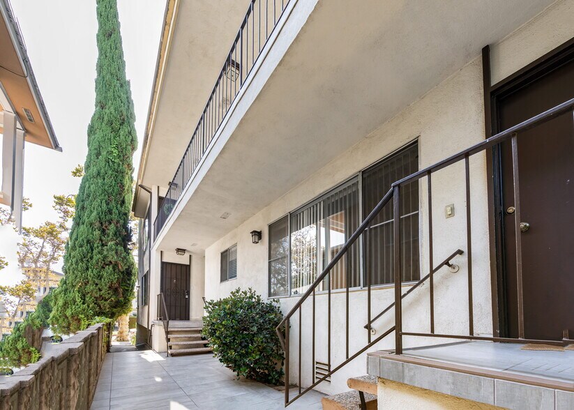 More Photos Of 439 S Oakhurst Dr, Beverly Hills Apartments For Sale