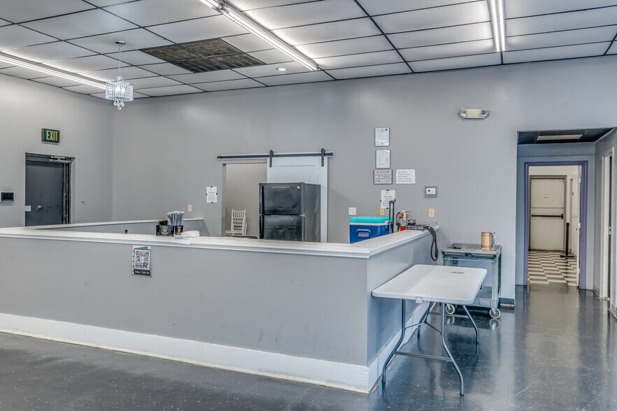 More Photos Of 3571/3585 McGehee Rd, Montgomery Restaurant For Sale
