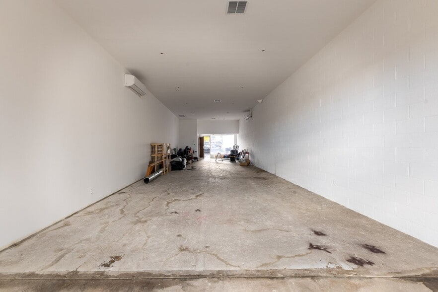 More Photos Of 19739-19749 Sherman Way, Canoga Park Storefront For Sale