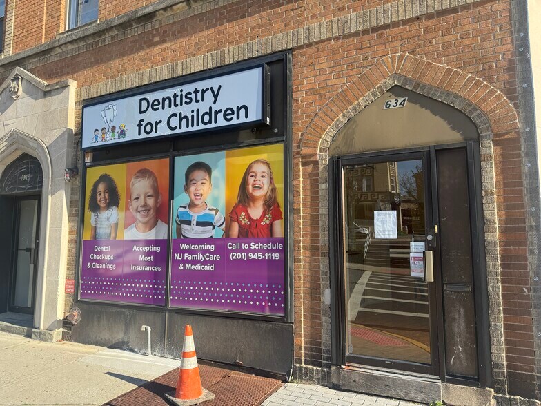 More Photos Of 634 Anderson Ave, Cliffside Park Office For Lease