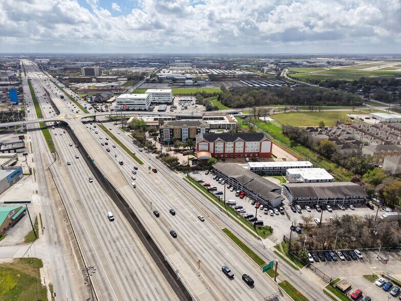 More Photos Of 8700 Gulf Fwy, Houston Apartments For Sale
