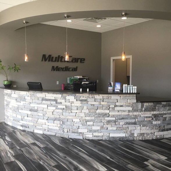 Primary Photo Of 701 Pinnacle Dr, Papillion Storefront For Lease