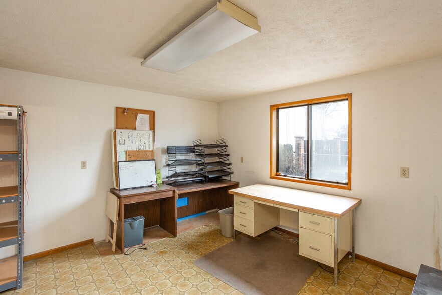 More Photos Of 10623 E Montgomery Dr, Spokane Valley Office Residential For Sale