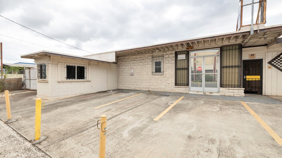 More Photos Of 94-172 Leoleo St, Waipahu Restaurant For Sale