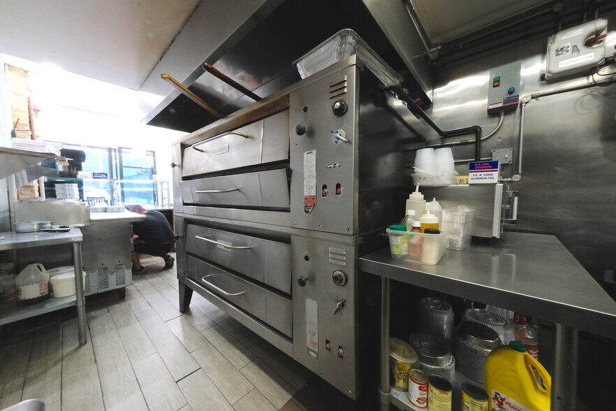 More Photos Of 536 E 14th St, New York Apartments For Lease