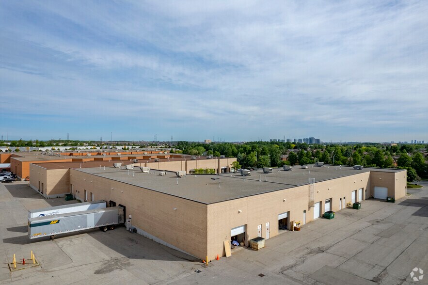 More Photos Of 4060 Ridgeway Dr, Mississauga Light Distribution For Lease