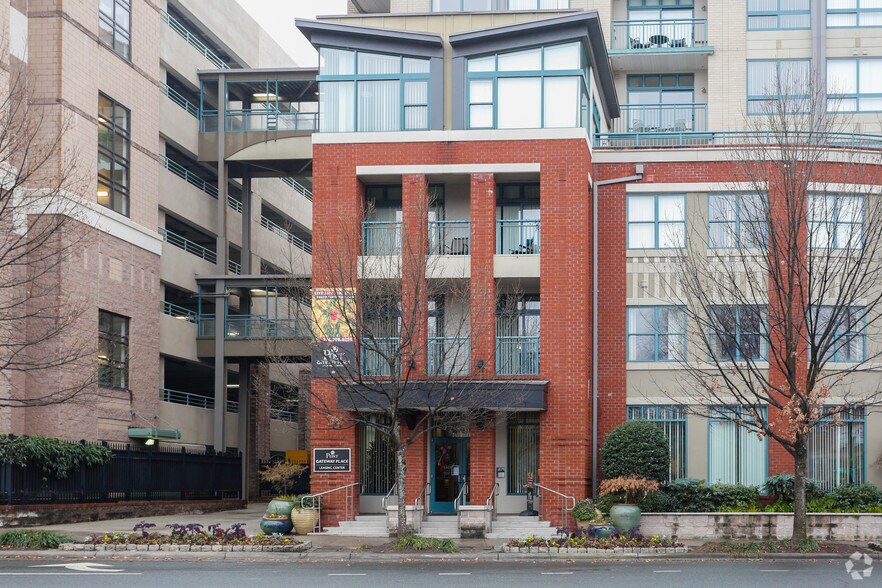 More Photos Of 120 N Cedar St, Charlotte Apartments For Lease