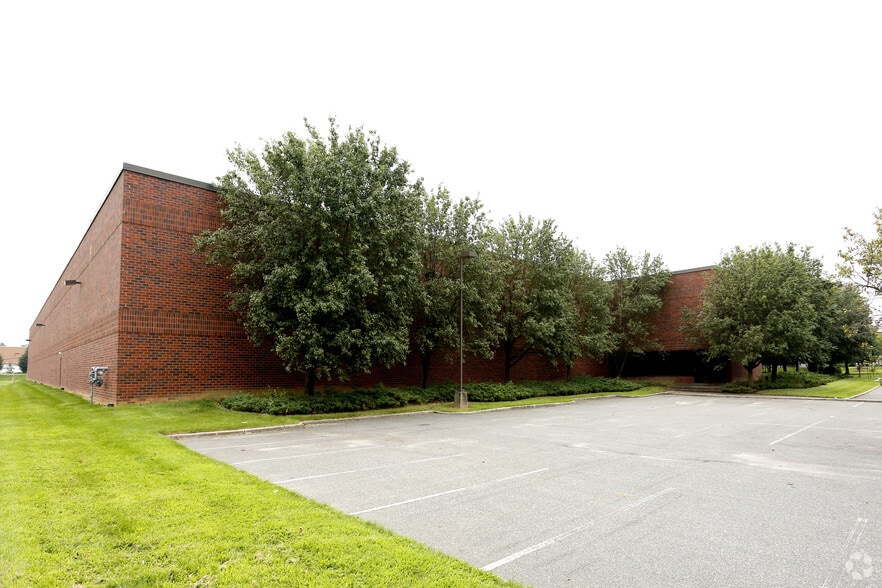 More Photos Of 160 Herrod Blvd, South Brunswick Warehouse For Lease