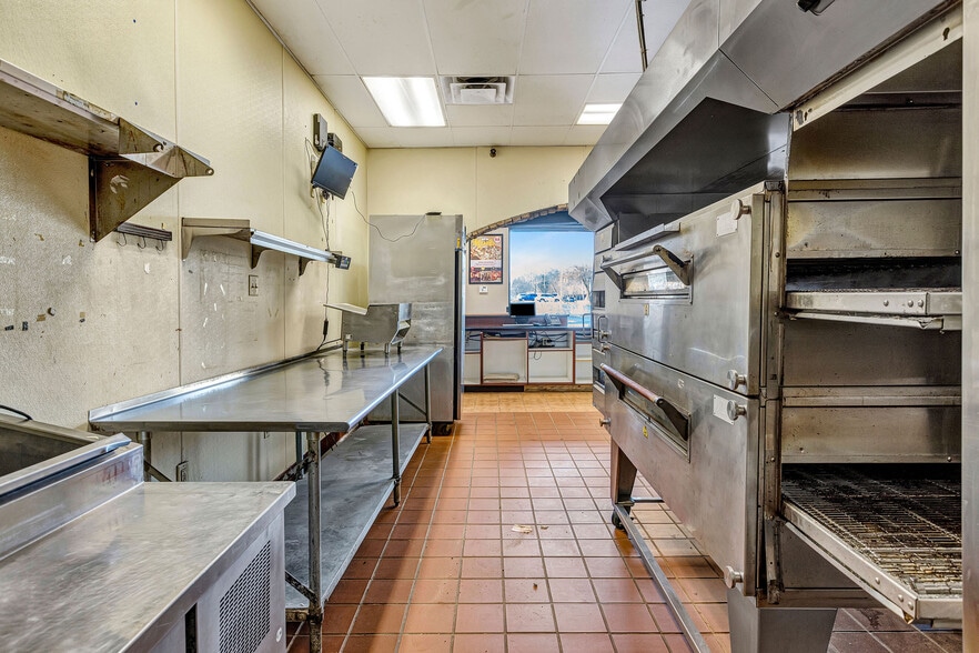 More Photos Of 920 Loveland-Madeira Rd, Loveland Storefront For Lease