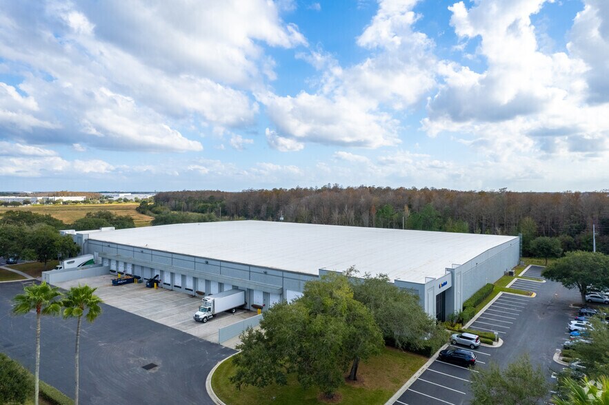 More Photos Of 1700 Tradeport Dr, Orlando Warehouse For Lease