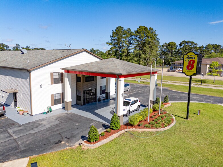 More Photos Of 12312 Highway 165, Kinder Hotel For Sale