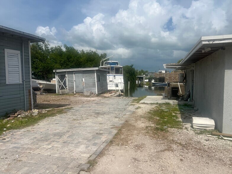More Photos Of 24931 Overseas Hwy, Summerland Key Restaurant For Lease