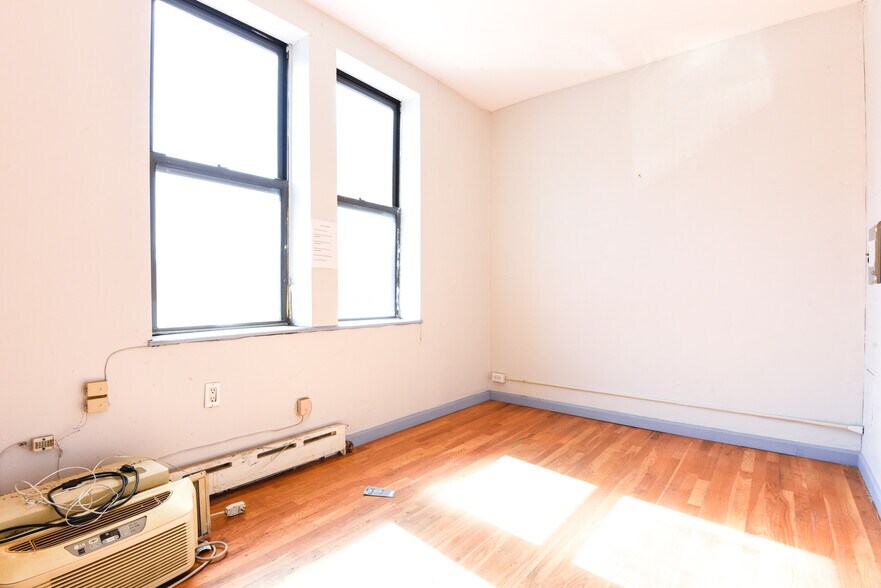 More Photos Of 361 Metropolitan Ave, Brooklyn General Retail For Lease
