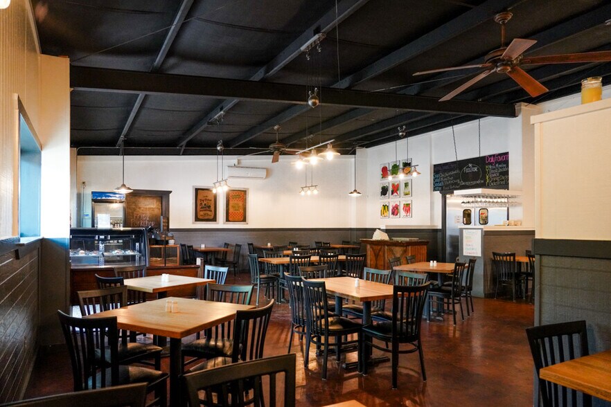 More Photos Of 210 W Railroad St, El Campo Service For Sale