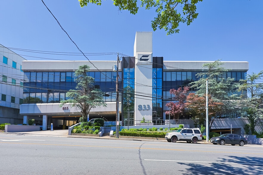 More Photos Of 833 Northern Blvd, Great Neck Medical For Lease