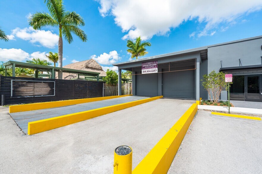 More Photos Of 1954 N 30th Rd, Hollywood Office For Lease