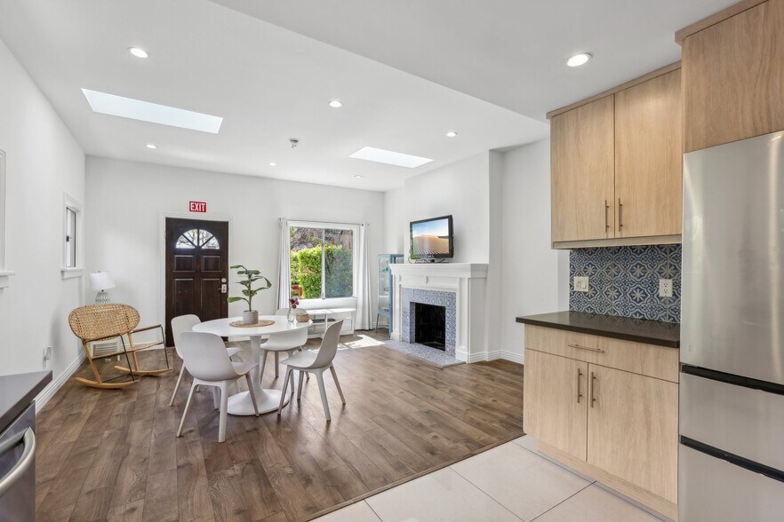 More Photos Of 6082 Selma Ave, Los Angeles Rehabilitation Center For Lease