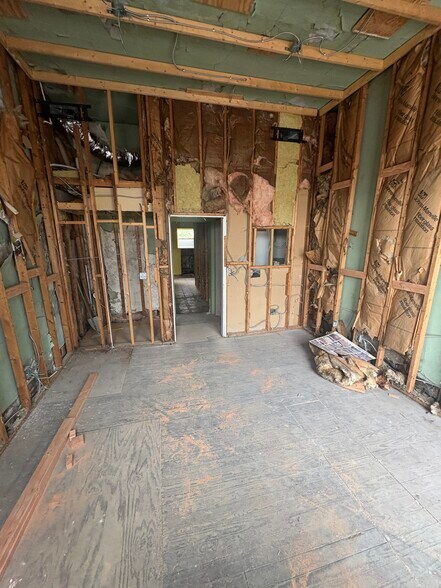 More Photos Of 131 Elm St, Ludlow Loft Creative Space For Lease