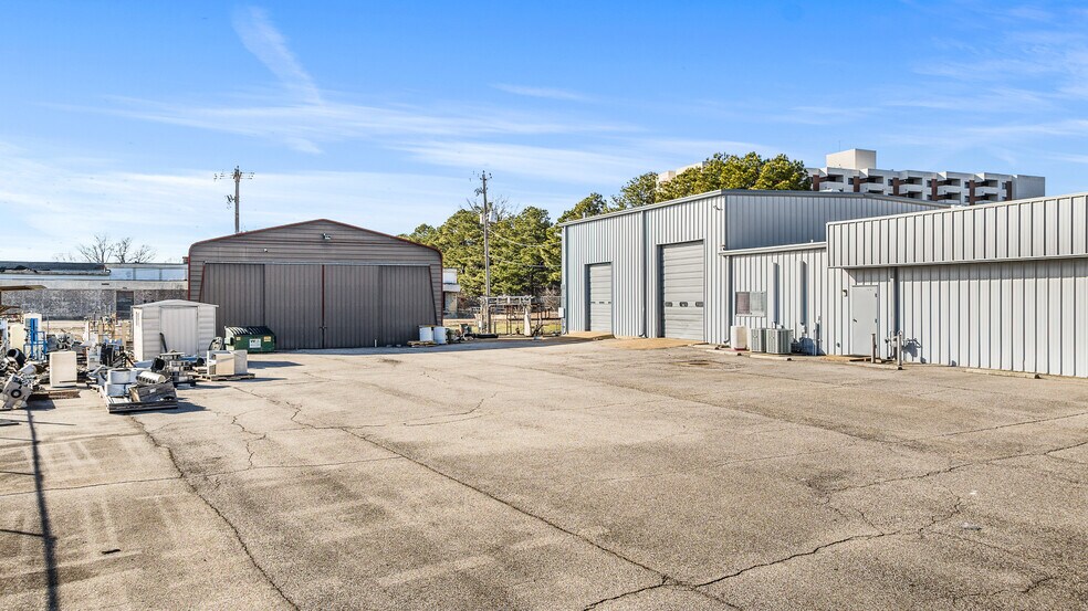 More Photos Of 1705 Cherokee Blvd, Memphis Warehouse For Sale