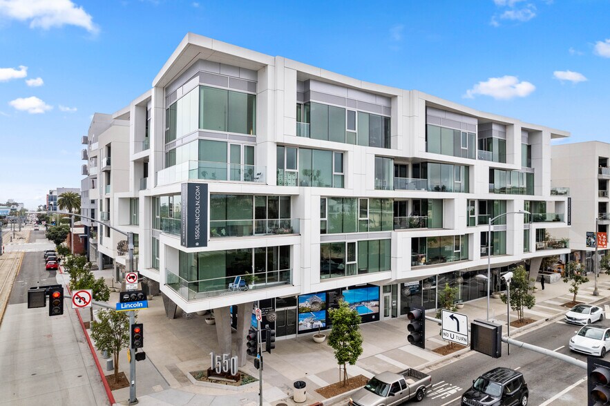 More Photos Of 1550 Lincoln Blvd, Santa Monica Apartments For Lease