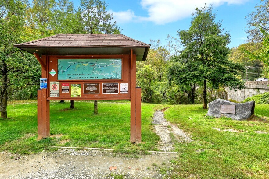 More Photos Of 9955 Belair Rd, Kingsville Flex For Sale