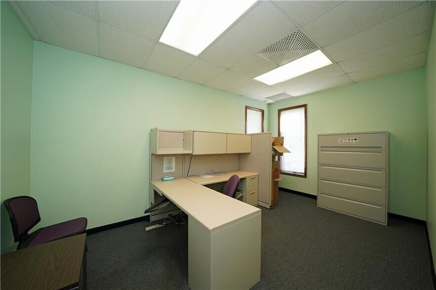 More Photos Of 226 Colonial Dr, Horseheads Office For Sale