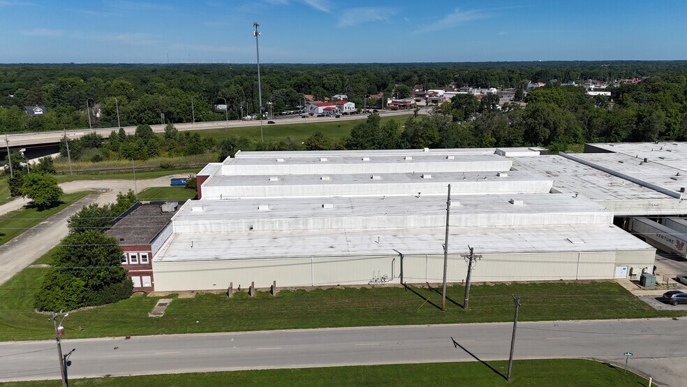 More Photos Of 800 S Gilbert St, Danville Warehouse For Lease