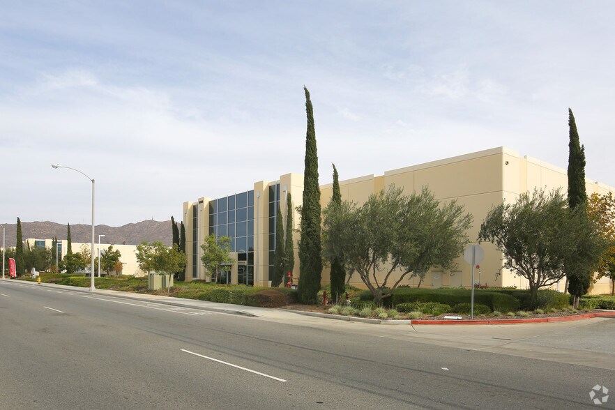 More Photos Of 6920 Sycamore Canyon Blvd, Riverside Warehouse For Lease