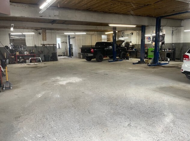 More Photos Of 800 E River Rd, Belen Daycare Center For Lease
