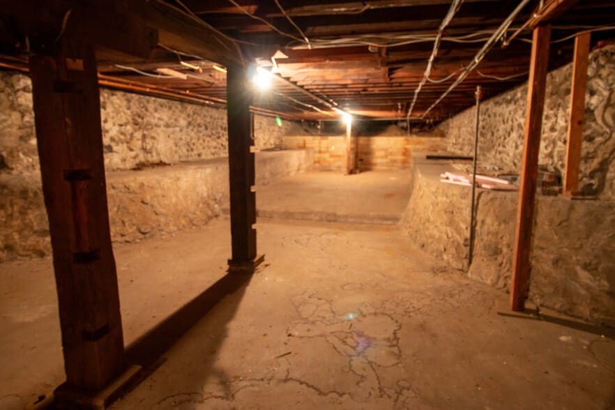 More Photos Of 199 N Michigan Ave, Shelby Office For Sale