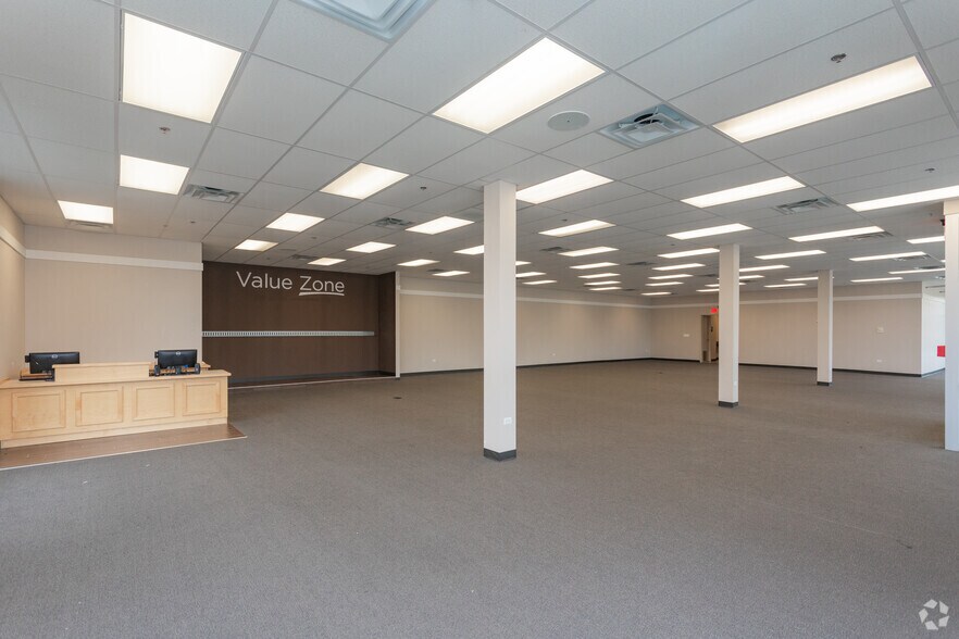 More Photos Of 2 E Rand Rd, Mount Prospect Freestanding For Sale
