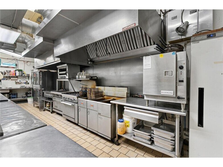 More Photos Of 15850 - 15860 T Bone Ln, Hayward Restaurant For Sale
