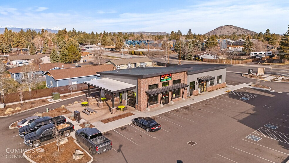 More Photos Of 21185 Reed Market Rd, Bend Storefront Retail Office For Lease