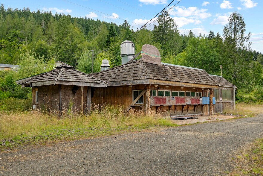 More Photos Of 21391 N US Highway 101, Shelton General Retail For Sale