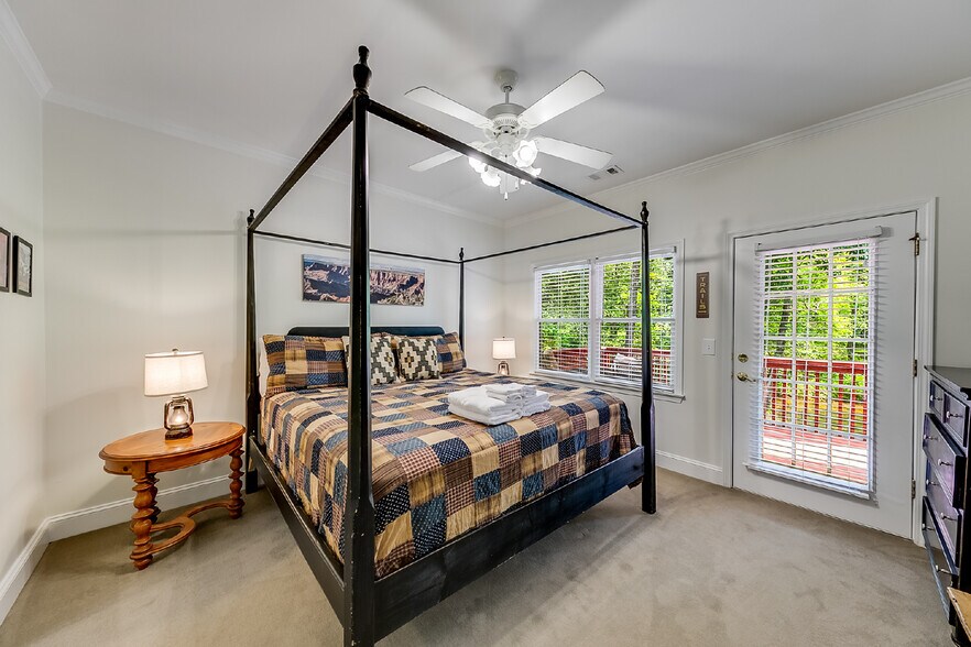 More Photos Of 892 Edelweiss Strasse, Helen Hotel For Sale