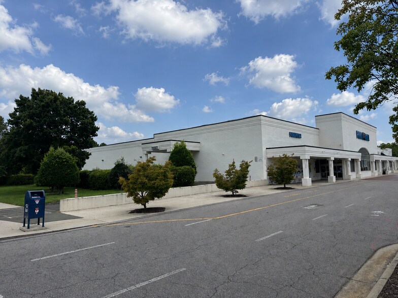 More Photos Of 1121 Falls of Neuse Rd, Raleigh Land For Lease