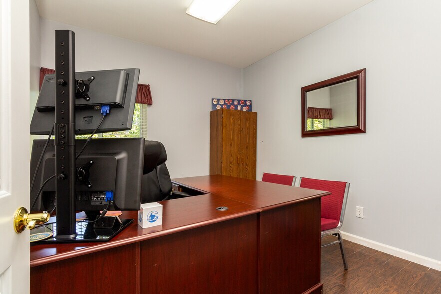 More Photos Of 208 W Highland Rd, Highland Medical For Sale