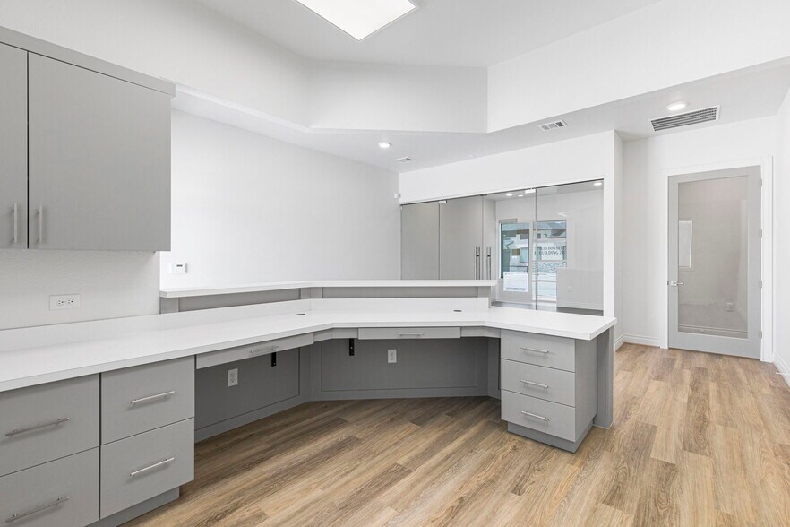 More Photos Of 7630 Dowdell Rd, Spring Office For Sale