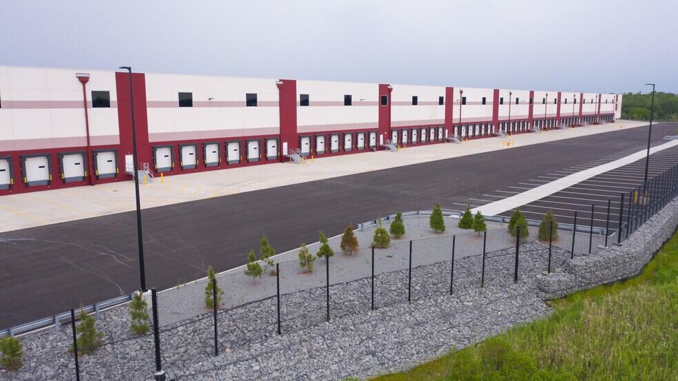 More Photos Of 101 Port Lincoln Rd, Bayonne Distribution For Lease