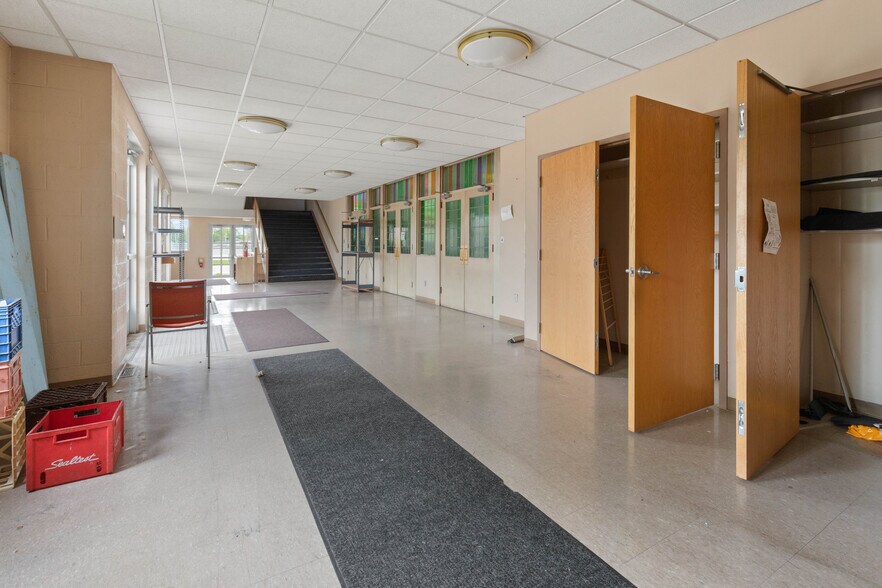 More Photos Of 266 Antoine St, Wyandotte Religious Facility For Lease