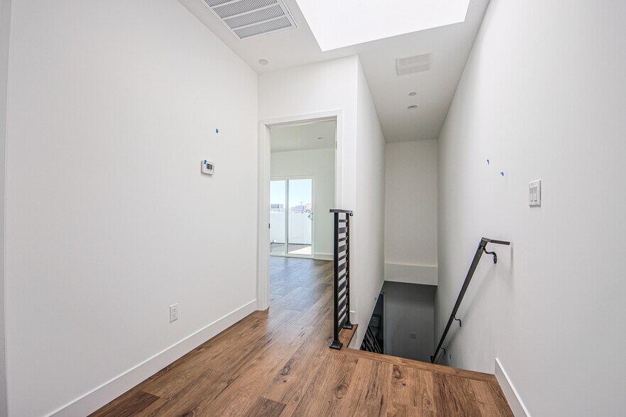 More Photos Of 6421 Troost Ave, North Hollywood Apartments For Sale