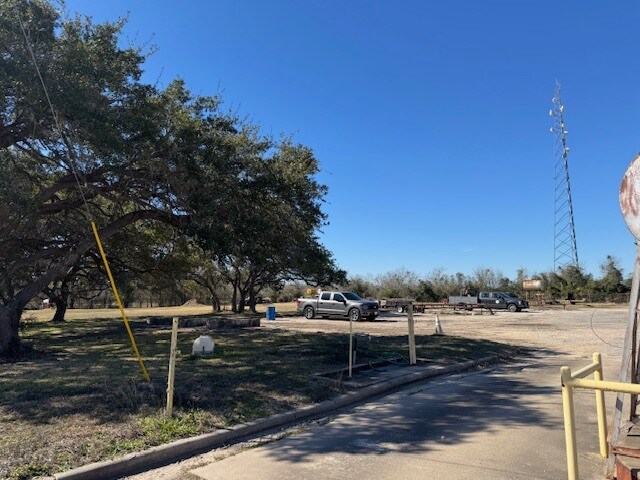More Photos Of 103 US-183 Hwy, Refugio Industrial For Sale